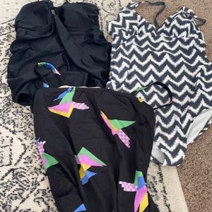 Maternity swimsuit bundle